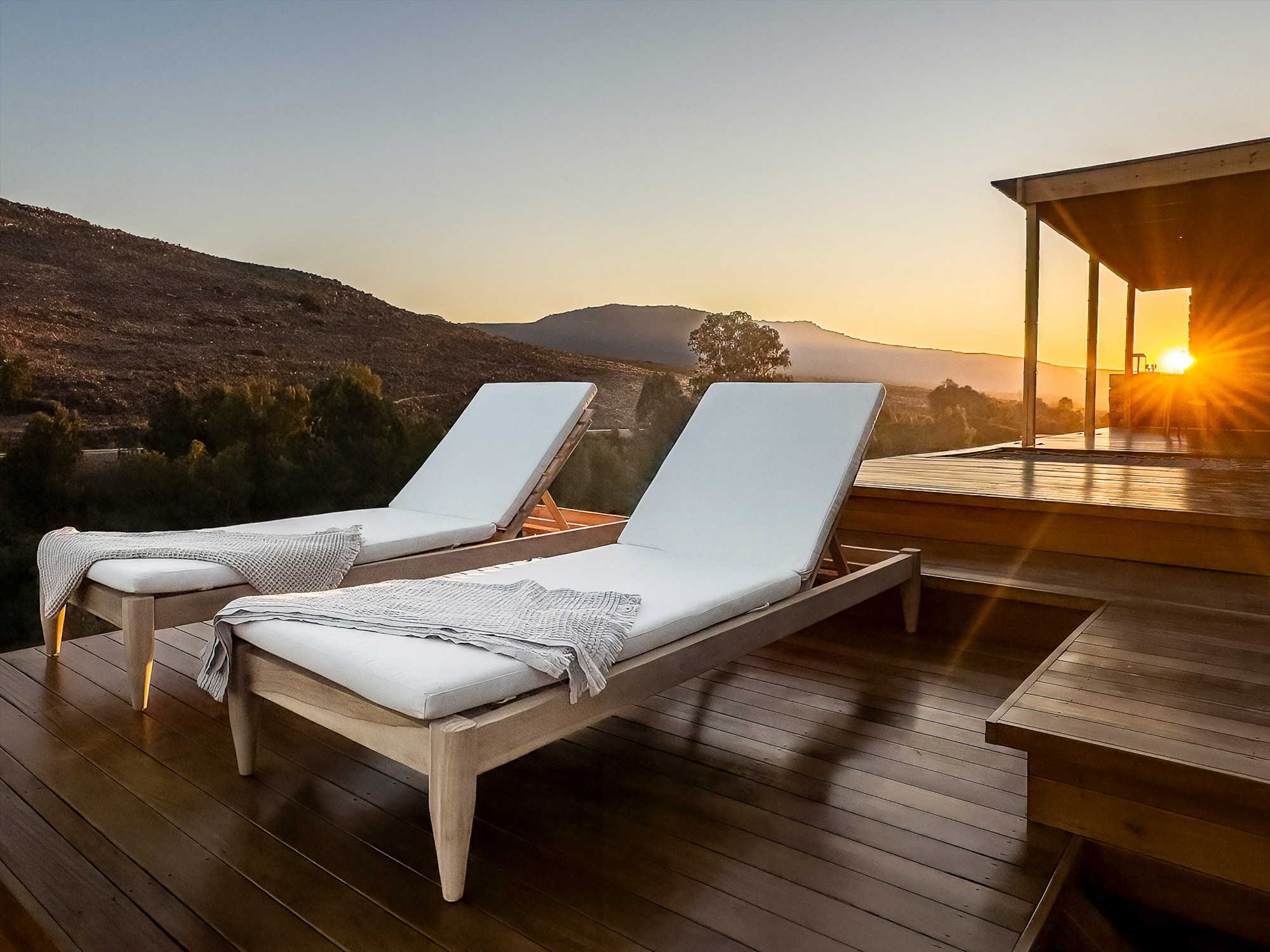 Ashante boutique retreat - Contact us